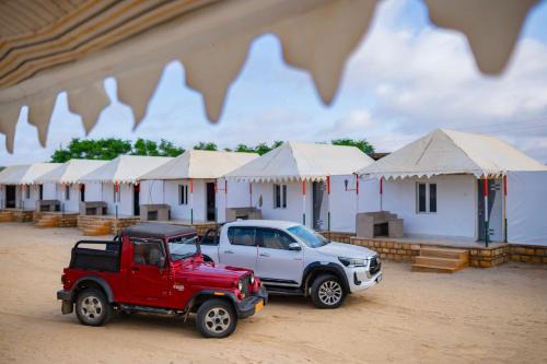 Royaal Exotic Family Luxry Resort And Camp