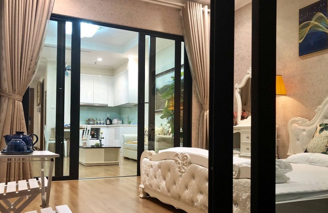 Royal City Luxury Apartment For Rent In Hanoi R6A3006 - Happy House