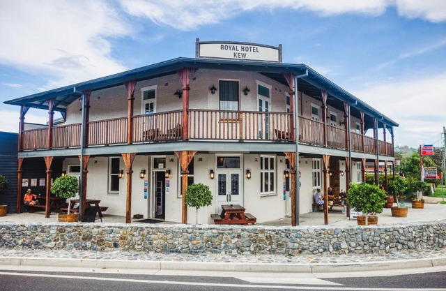 Royal Hotel Kew