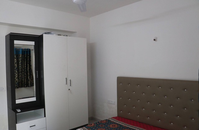 Royal orchid 1bhk lake end suite