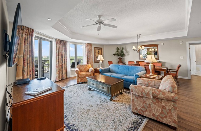 Royale Palms 1504 Elegant Oceanview w/Pool & Beach