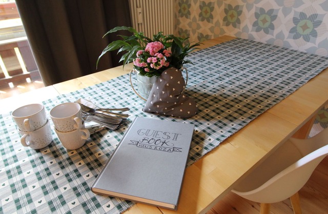 RoZa Comfortable Family Apartment next Sky 4/6 pax with Mountain View