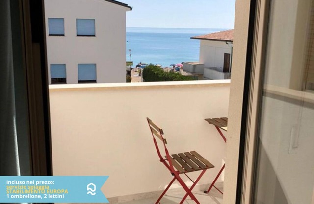 RS304 - Marcelli, new beachfront bilo with beach included