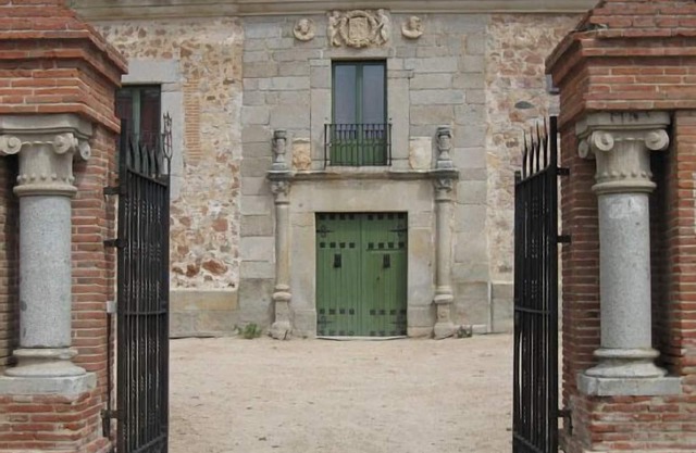Rural house (full rental) Palacio de Hoyuelos for 16 people