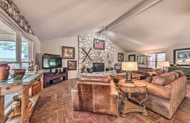 Ruidoso Getaway w/Deck, Golf Course Views!