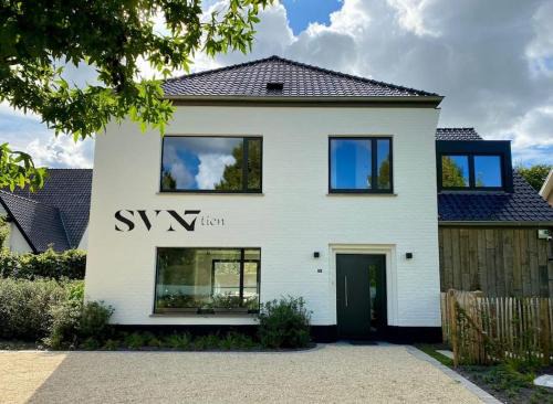 Ruime en Zonnige 5 sterren Vakantiewoning SVN7tien