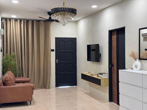 Runa Homestay Jasin - Cozy 3BR with AC & Netflix