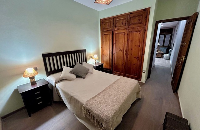 Rural apartment at the gates of Muniellos with mountain views