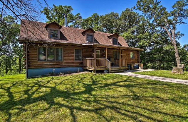 Rural Coon Rapids Cabin with Deck - Hike and Golf!
