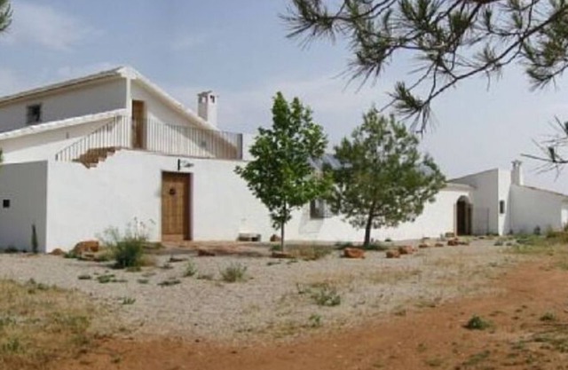 Rural Cortijo in the Natural Park Lagunas de Ruidera, 2 houses, up to 16 pax.