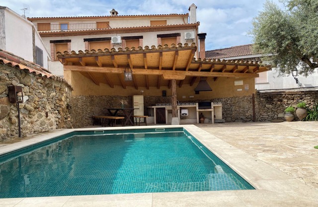 RURAL HOUSE LA CABEZUELA