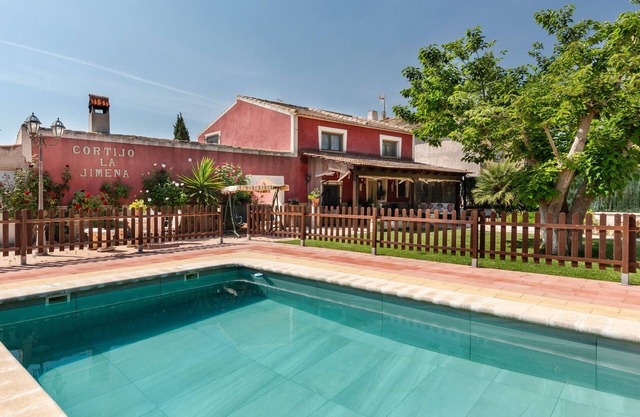 Rural House 'Cortijo La Jimena' with Mountain Views, Private Pool and Wi-Fi