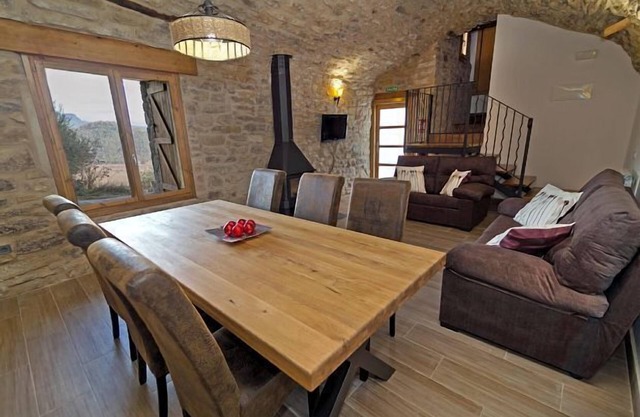 Rural house (full rental) La Bodega de Puy for 8 people