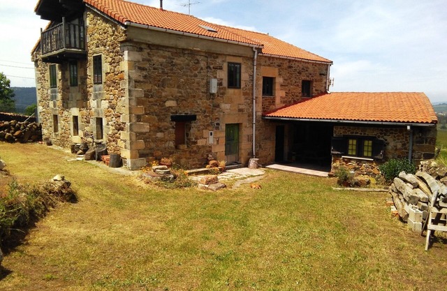RURAL HOUSE IN FULL NATURE
