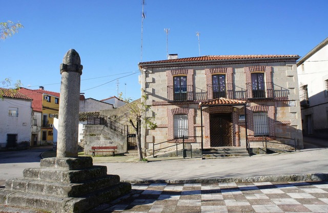 Rural house in the Sierra de San Vicente-Toledo. Close to Madrid and Puy du Fou.