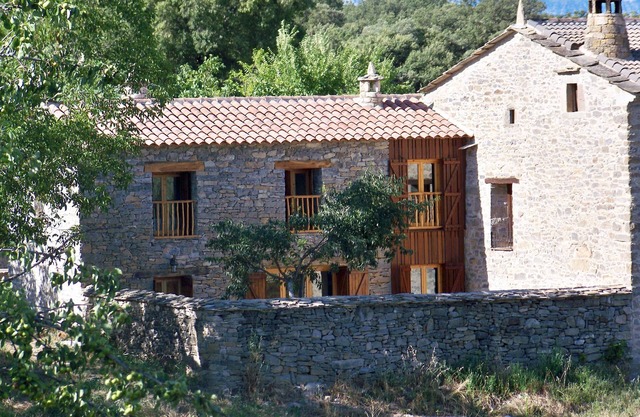 Rural house with fireplace and exclusive patio in the middle of nature. Near Ainsa.