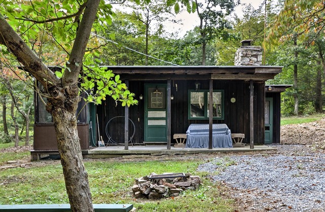 Rustic Bedford Cabin Near Hunting & Fishing