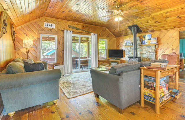 Rustic Cabin Retreat on Rangeley Lake!