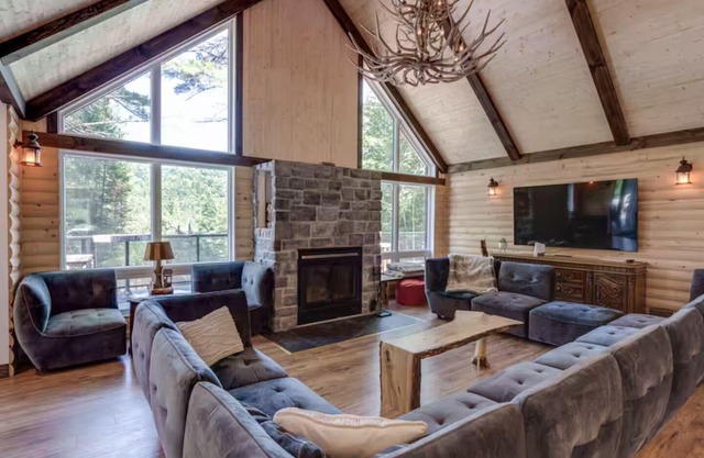 Rustic cottage with a modern touch on river-lake, 6 bedrooms