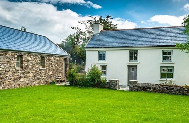 Rustic Holiday Cottage To Rent In The Hills Of Bantry Bay