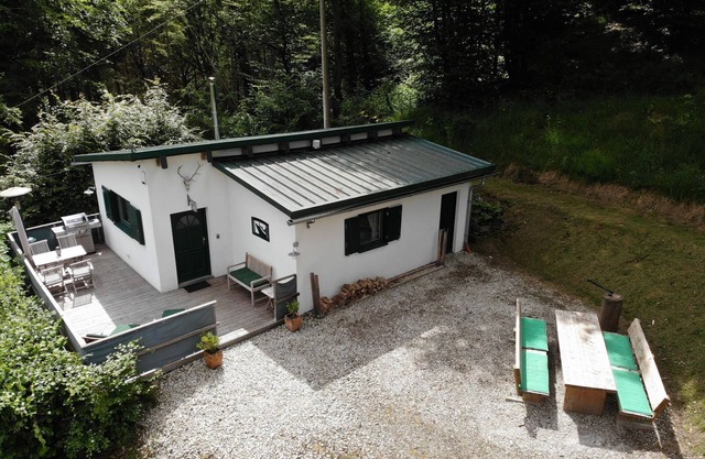 Rustic hunting cottage with valley view in the Hunsrück
