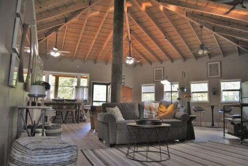 Rustic Modern Cabin at Jadon's Pond