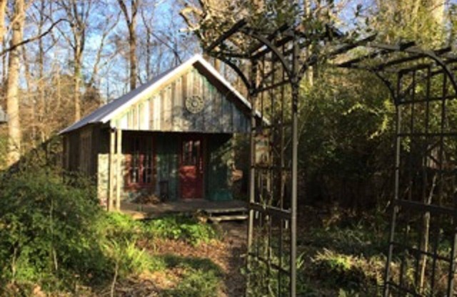 Rustic/Modern Artist CABIN in the WOODS
