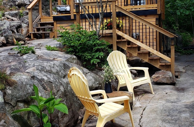 Rustic retreat ( water access only) 12 min North of Blind River