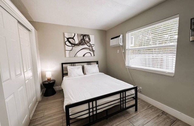 Rustic Retreats 6: Beachy 1BR in the heart of Fort Lauderdale