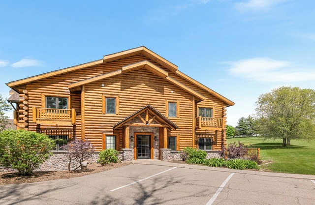 Rustic, Updated 2bed/2bath condo with WiFi and AC in beautiful Green Lake