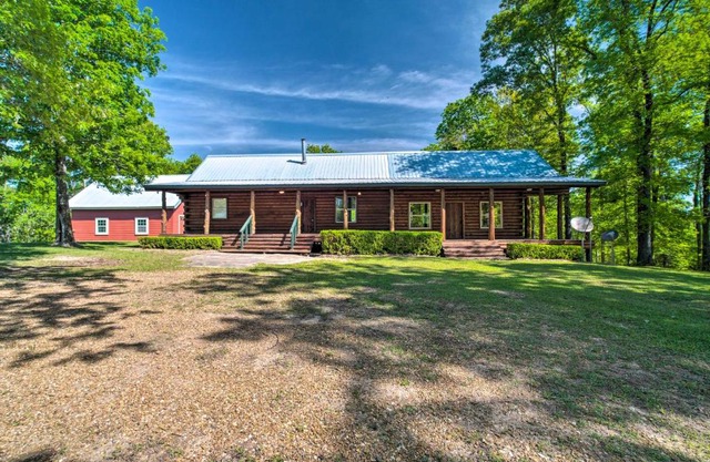 Rustic Woodville Getaway with Pool and Guest House