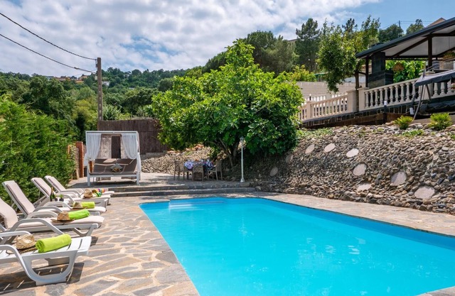 RUSTIK LUX, WITH POOL, IN FULL NATURE, CAPACITY FOR 16/18 PEOPLE