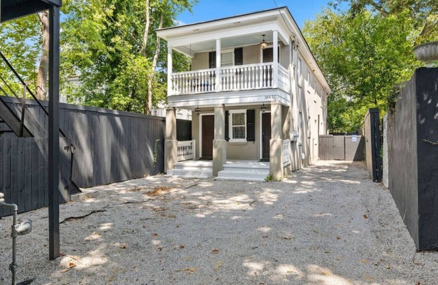 Rutledge Ave - Renovated 2 Bed Home - Downtown!