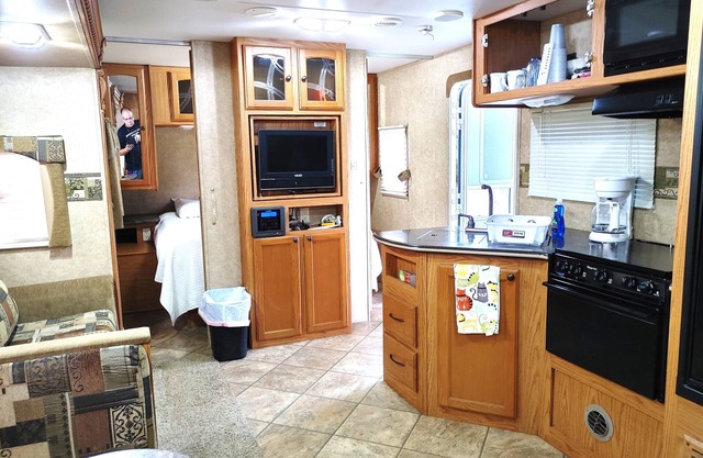 RV NSB Sun & Shade Tree, Pool & Picnic RV Vacation