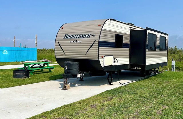 RV Rental Great for Familes w/Bunkroom! Across from BEACH
