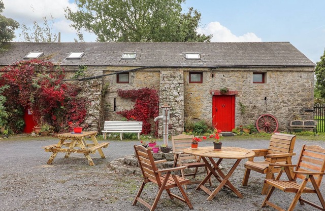 RYAN'S LOFT, pet friendly in Ardfinnan, County Tipperary
