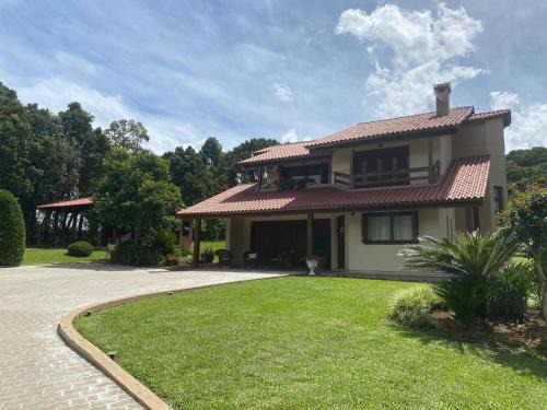 Sítio das Flores - 4 quartos - 8 a 10 pessoas