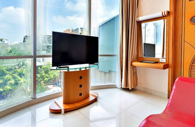 S79 Happy Hotel