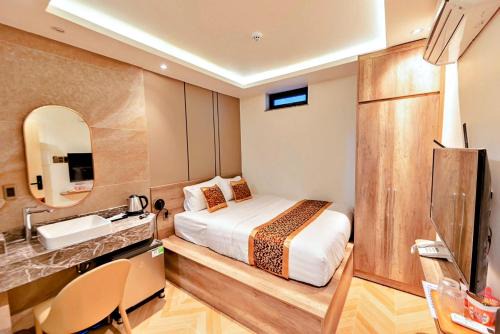 S79 My My Hotel