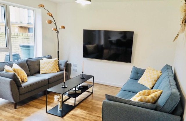 SA Today Firepool Cres Taunton (Fibre Wi-Fi & Netflix)!