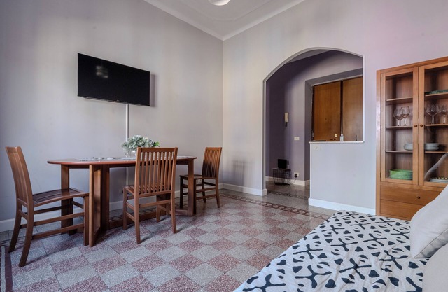 Sabina House a 10-minute walk from the Sistine Chapel and St. Peter's.