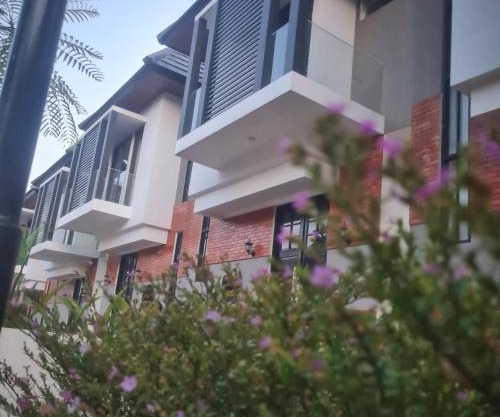 Sabrina Sweet Villa Batu walking distance Jatim Park 2
