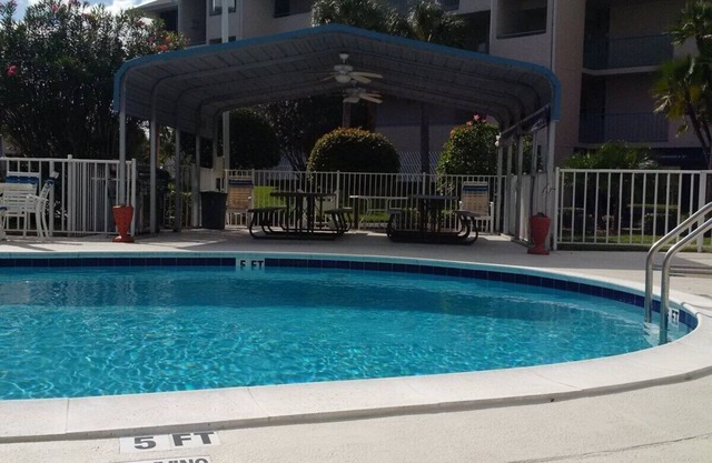 Safe, family area close to amenities restaurants, grocerystore etc