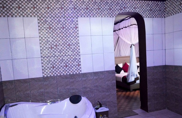 Saffron Beach Bistro & Cottages - Honeymoon Suite 2