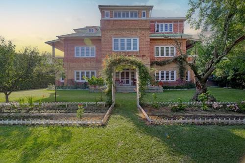 SaffronStays Awakening -Family Suite