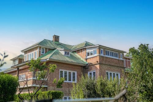 SaffronStays Awakening Suite