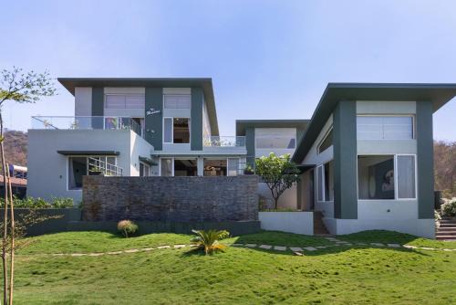 SaffronStays Infinity and Beyond