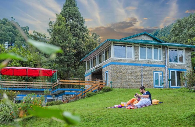 SaffronStays Kasauli Estate