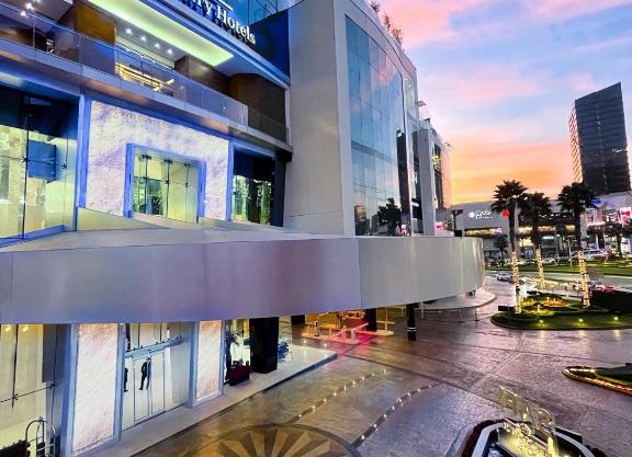 Safi Royal Luxury Metropolitan