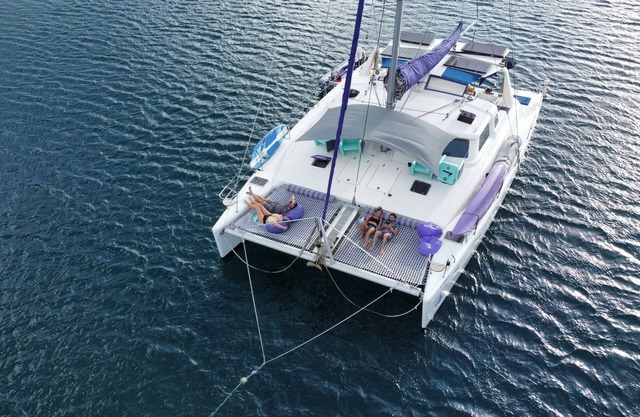 Sail through the Grenadines, All inclusive Captain & Chef